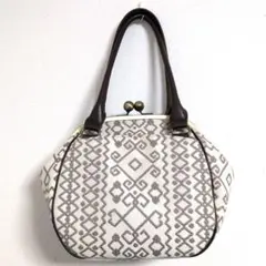 Item thumbnail for item 75b7aad3-9fff-4cb6-91f5-bcff12577d86