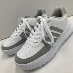 新品★メンズ★25.5cm★撥水フェイクレザーダッドスニーカー 2431白 灰色