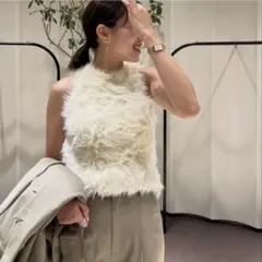 【anuans】ファーライク　ノースリーブ　ニット　トップスのサムネイル