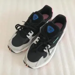 アディダススニーカー ファルコン BB9173