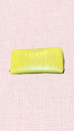 DIESEL イエロー エンボスロゴ 長財布のサムネイル