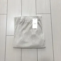 新品未使用　ローリーズファーム　シャイニープリーツタイトスカート　アイボリー　Fのサムネイル