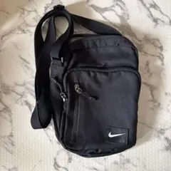 Nike ブラック ショルダーバッグ
