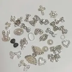 ネイルパーツ シルバー系 詰め合わせのサムネイル