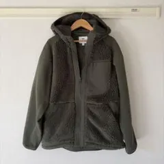 ユニクロ　ホワイトマウンテニアリング　フリース　カーキー