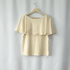 フリルデザイン 半袖カットソー クリーム色のサムネイル