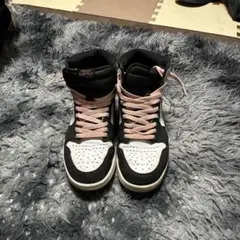 Nike AirJordan 1 ブラック/ホワイト/ピンク ブリーチドコーラル