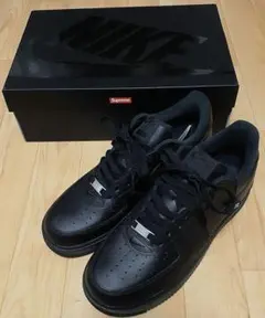 Nike Air Force 1 Supreme ブラック