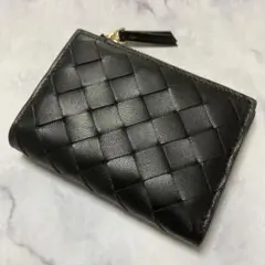 【新品未使用】羊革二つ折り小型財布　イントレチャート　黒　クロ　ブラック　高見え