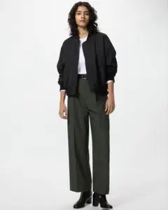 タックワイドパンツ Mサイズ ネイビー