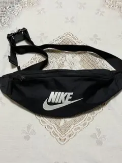 NIKE ボディバッグ、ウエストポーチ　ブラック