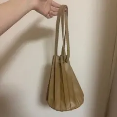 ベージュ ハンドバッグ