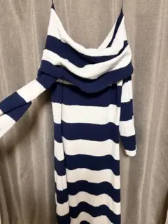 ZARAオフショルダー長袖ロングワンピース ネイビーとホワイトのストライプ
