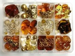 【サービス品】べっ甲カラー＆ゴールド系ビーズパーツ☆ケース入り