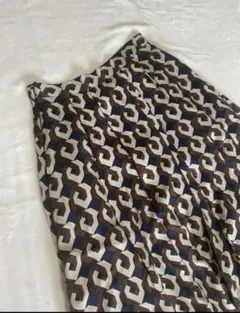 *martinique*アシンメトリー ロングスカート 総柄 Sサイズ 上品