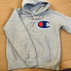Champion グレー 刺繍ロゴ パーカー Sのサムネイル