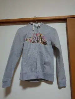 未使用　THE NORTH FACE 　花柄フード付きパーカー グレー　S