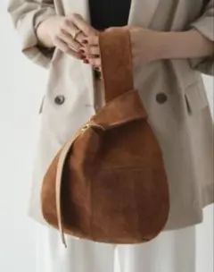 新品・未使用品》【CHRISTIAN VILLA】Triangle BAG - メルカリ