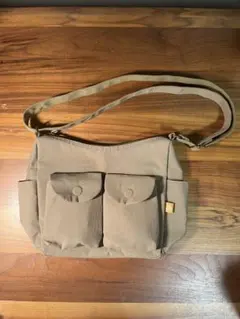 Item thumbnail for item 7bc041ec-7100-4594-bfd8-7de72829b4c0