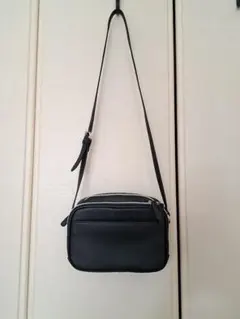GU スクエアミニショルダーバック　ブラック