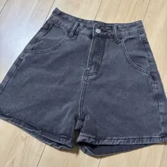 ダークグレー ショートパンツ