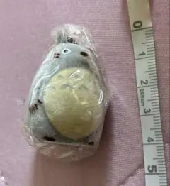 トトロ ミニぬいぐるみキーホルダー 約4cm 未開封　表面布、モール製