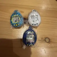 たまごっち　シャカシャカチャームコレクション 青 白 水色