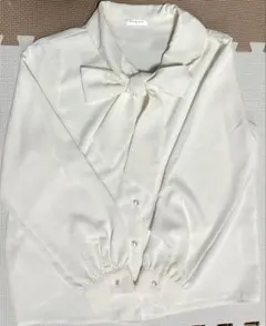 ハニーズ ボウタイブラウス