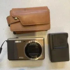 実用品 RICOH R10 コンパクトデジタルカメラ 28-200mmズーム - メルカリ
