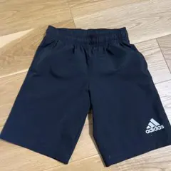 adidas 黒 ハーフパンツ 130㎝