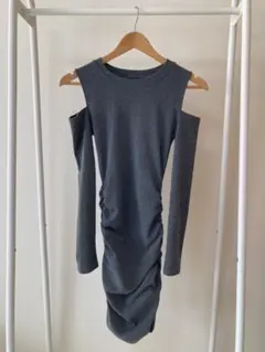 オフショルダー グレー　ワンピース