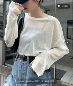 サイドスリットシアートップス　ホワイト　CIAOPANIC TYPY