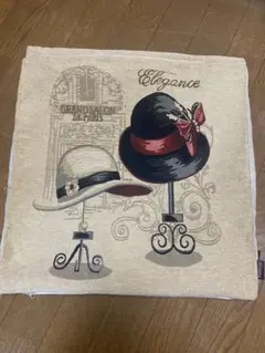 ヨーロッパインポート品刺繍クッションカバー新品　ほつれ有