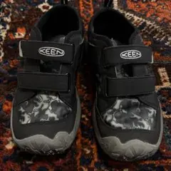 値下げ⭐️21cm KEEN ブラック カモフラージュ スニーカー