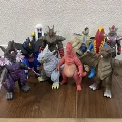 ウルトラマン 怪獣 ソフビ フィギュア 10体セット - メルカリ