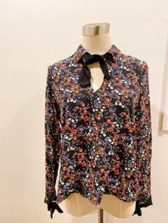 美品　Zara 花柄　トップス　ブラウス　ボウタイ 花柄長袖シャツ