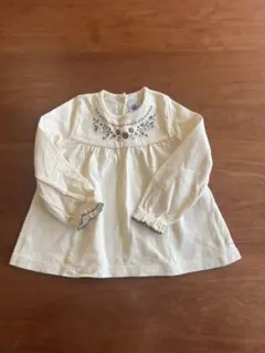 プチバトー　クリーム色 フラワー刺繍 長袖ブラウス　81cm 18m