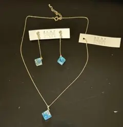 ペア　イヤリング、ネックレス　レディース