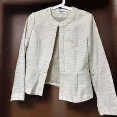 ナチュラルビューティーベーシック　ノーカラー　ジャケット　入学式　L ベージュ