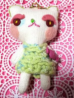 新品 ハンドメイド mon✱queque(モンクク) あみぐるみ ねこストラップ