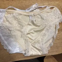 アイボリー・ホワイト レース　ショーツ Mサイズ　サイド紐のあるデザイン