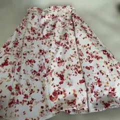 ViS 花柄フレアスカート ホワイト Sサイズのサムネイル