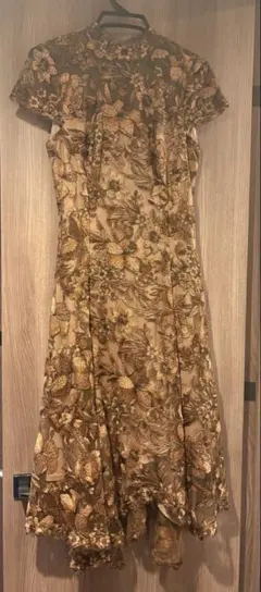 値下！TADASHI SHOJI 刺繍レースドレス ゴールド サイズ2のサムネイル