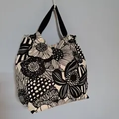 お値下げ　くったり底マチタック入り　大胆花柄　派手っレッド　北欧　デカトート