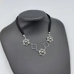 238ヴィンテージ 花形と四角形のデザインネックレス