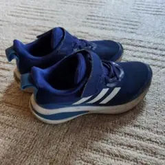 adidas ネイビー スニーカー
