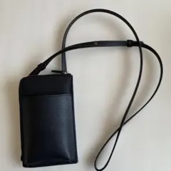 UNIQLO スマホショルダー 黒色　美品のサムネイル