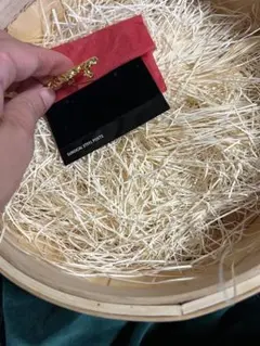 ゴールド ブローチ 装飾的なモチーフ