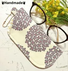 メガネケース ❦Circle flower❦オフホワイト✕薄紫❦お花畑のネコ