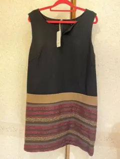 新品タグ付きクイーンズコート袖なしワンピーススカート部分はピンクゴールド